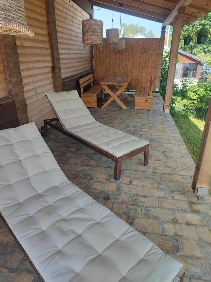 Udicarski Dom Usce Aljmaš Exteriör bild