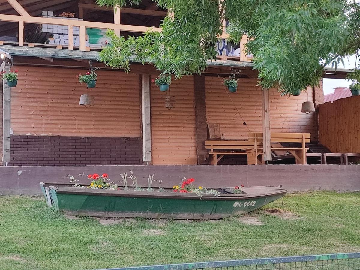 Udicarski Dom Usce Aljmaš Exteriör bild